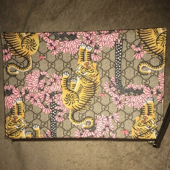 Gucci purse - Picture 1 of 3